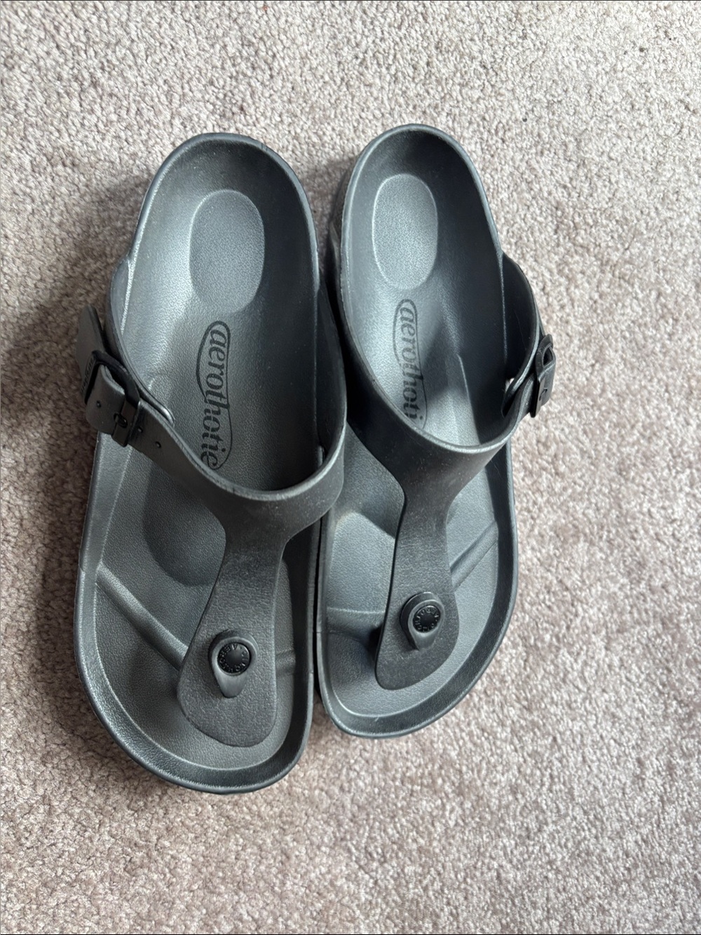 Aerothotic Dark Gray Women's Toe-Post Sandals with Adjustable Buckle